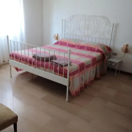 3 Bedrooms With Enclosed Garden At C * Dervio