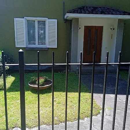 3 Bedrooms With Enclosed Garden At C Dervio