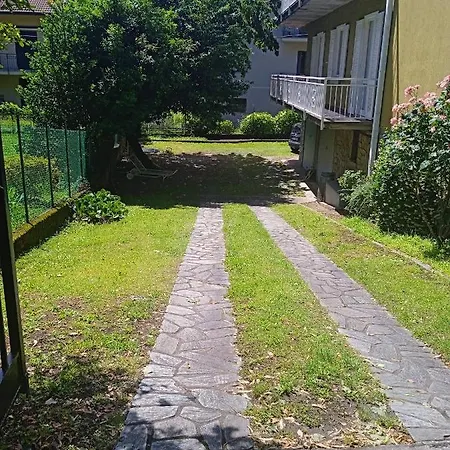 3 Bedrooms With Enclosed Garden At C Lejlighed