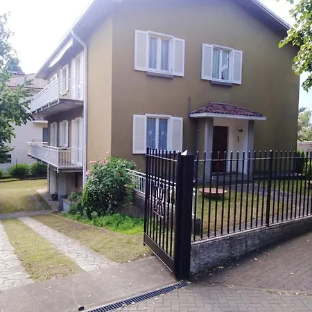 3 Bedrooms With Enclosed Garden At C Lejlighed *