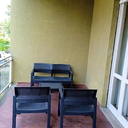 3 Bedrooms With Enclosed Garden At C Lejlighed Dervio