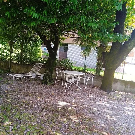 3 Bedrooms With Enclosed Garden At C Lejlighed Dervio