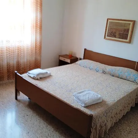 3 Bedrooms With Enclosed Garden At C Lejlighed Dervio